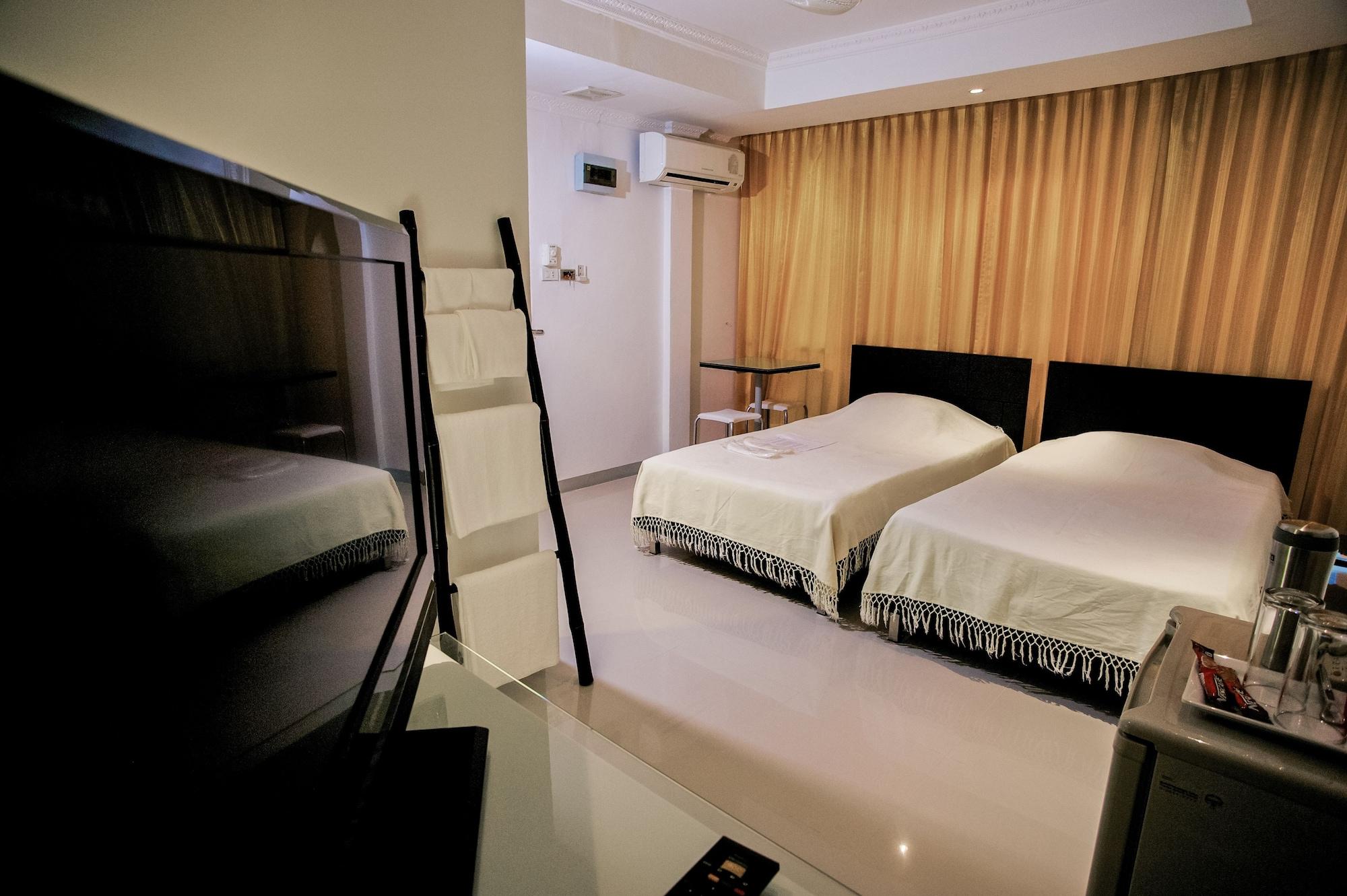 בנגקוק Prince House מראה חיצוני תמונה