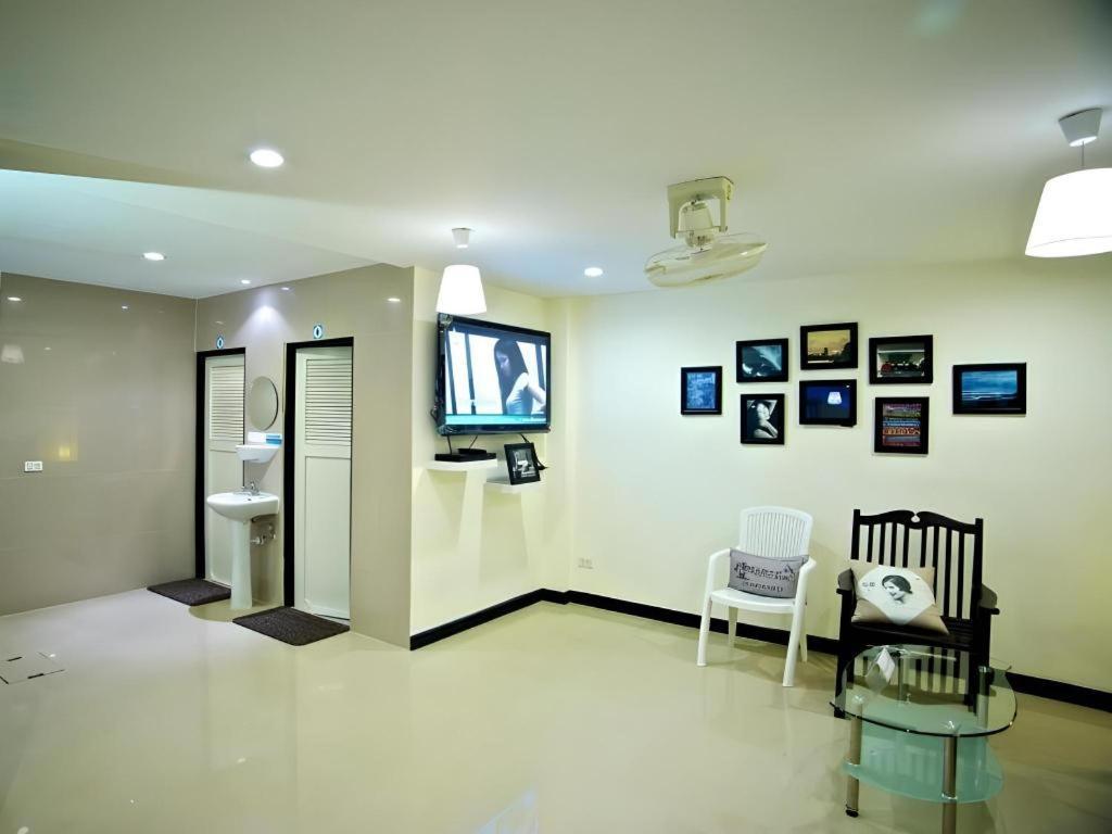 בנגקוק Prince House מראה חיצוני תמונה